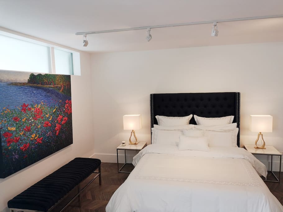 Large King Size Bedoom
