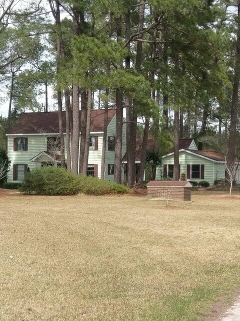 Beautiful home near NC & SC Beach.