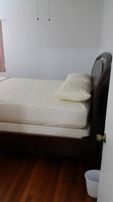 Queen size Mahogany