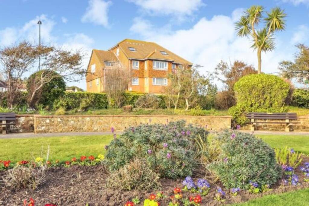 View of the flat from the formal gardens, 2nd floor level balcony, left hand end