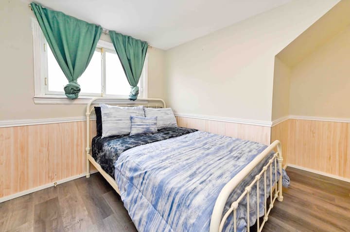 Спалня № 2 на 2 - ри под