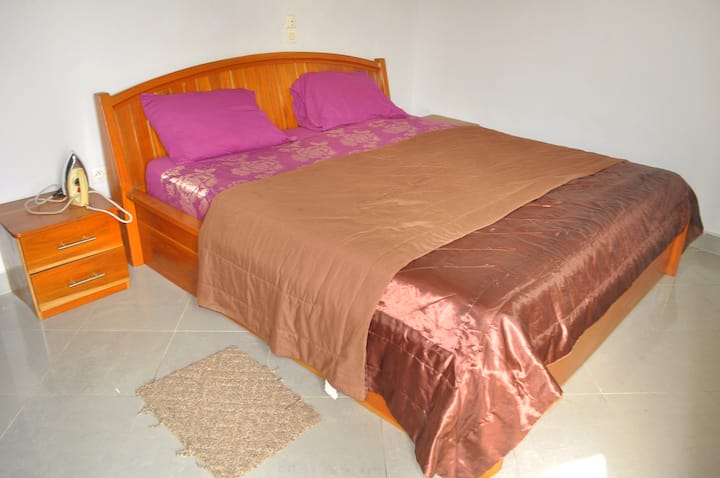 საძინებელი 1