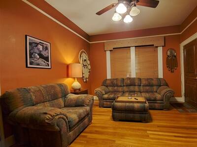 Manhattan Charm Bungalow