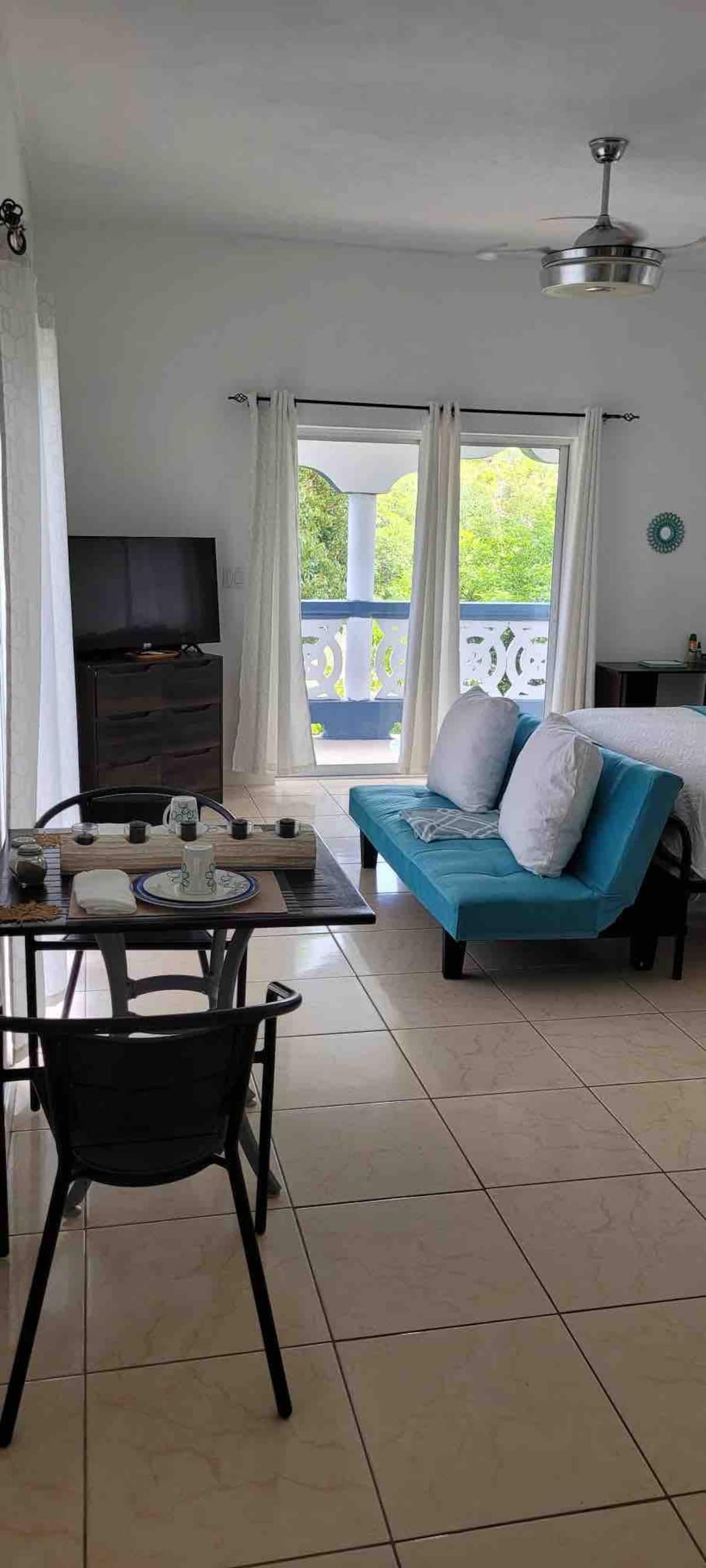 Villa Serenity – (Studio Water View Suite)