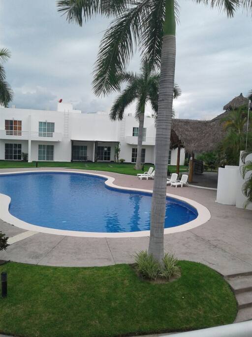 Alberca con Palapa y asador