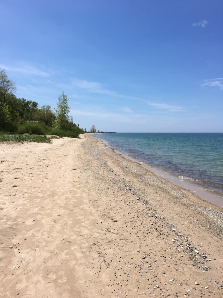 Boiler Beach Lake View Cottage