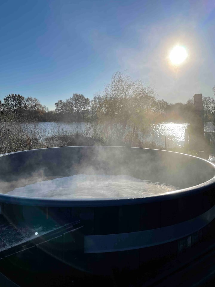 Owl's Rest Off-Grid with private Spa Facilities