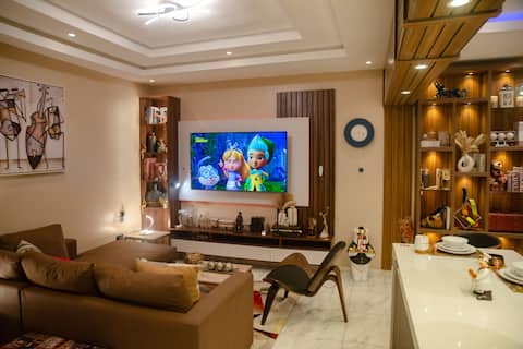 #2 Oakville Luxurious 2 Bedroom Apartment