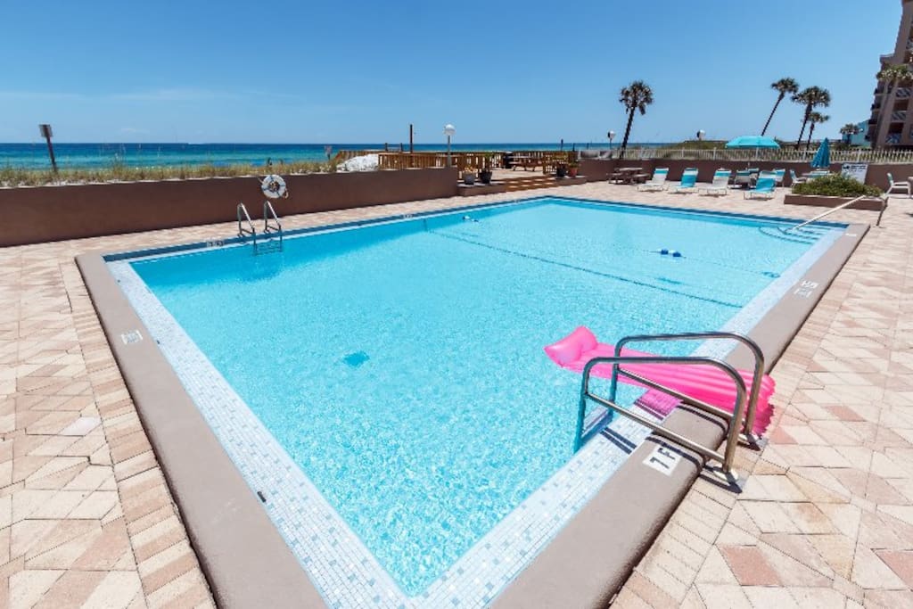 Gulf side sparkling swimming pool for your enjoyment
