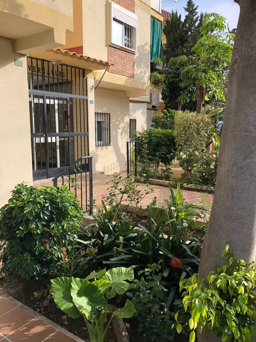 The entrance garden