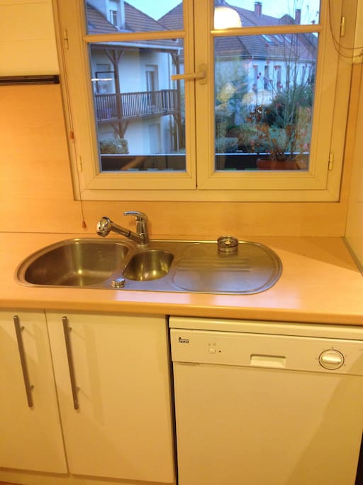 CUISINE SUITE AVEC LAVE VAISSELLE