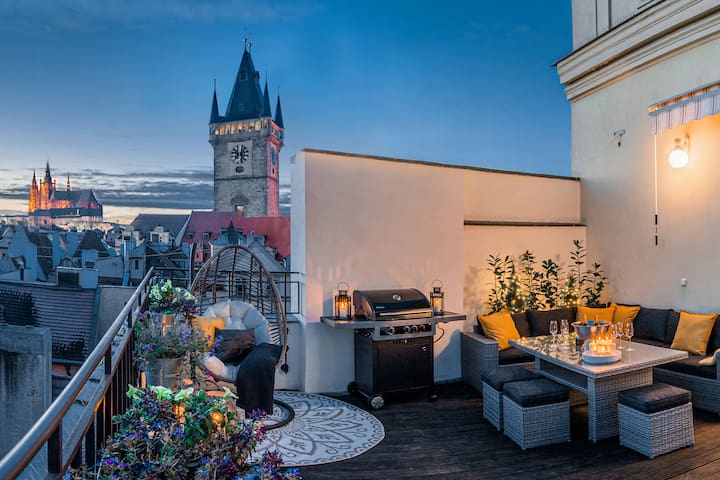 6BR 4,5bath Golden Old Town BBQ & Castle V!EWS