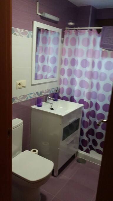 Baño con ducha.