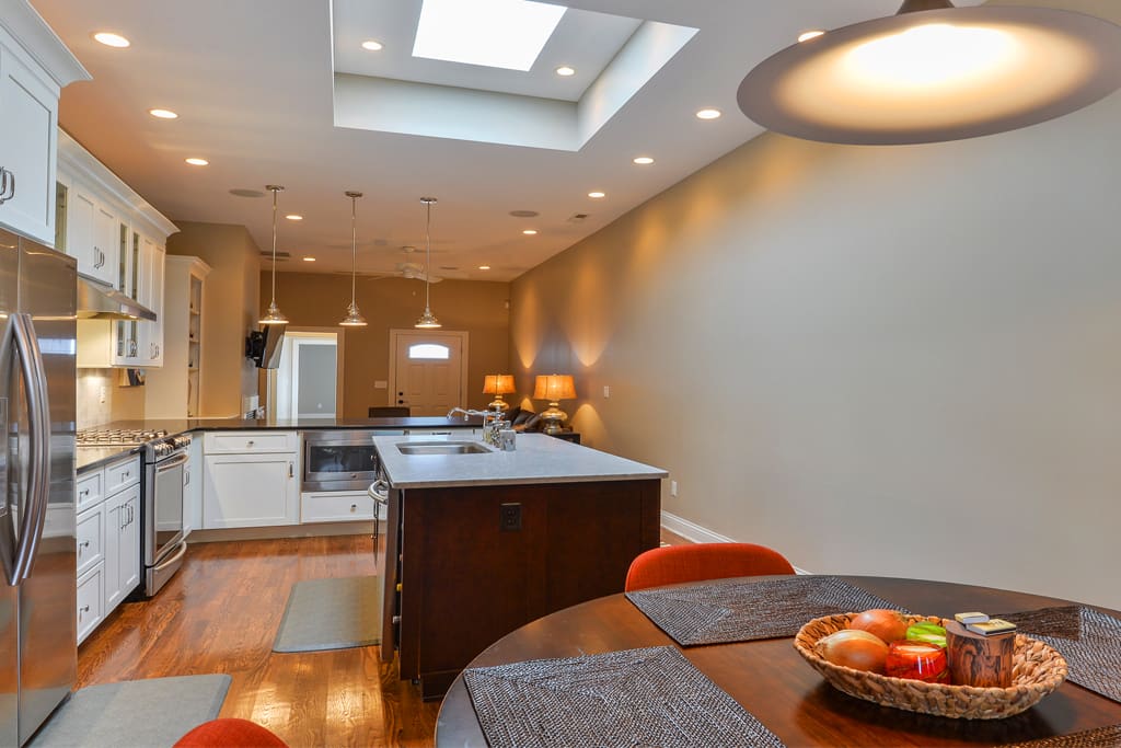 Luxe Eat-in Kitchen