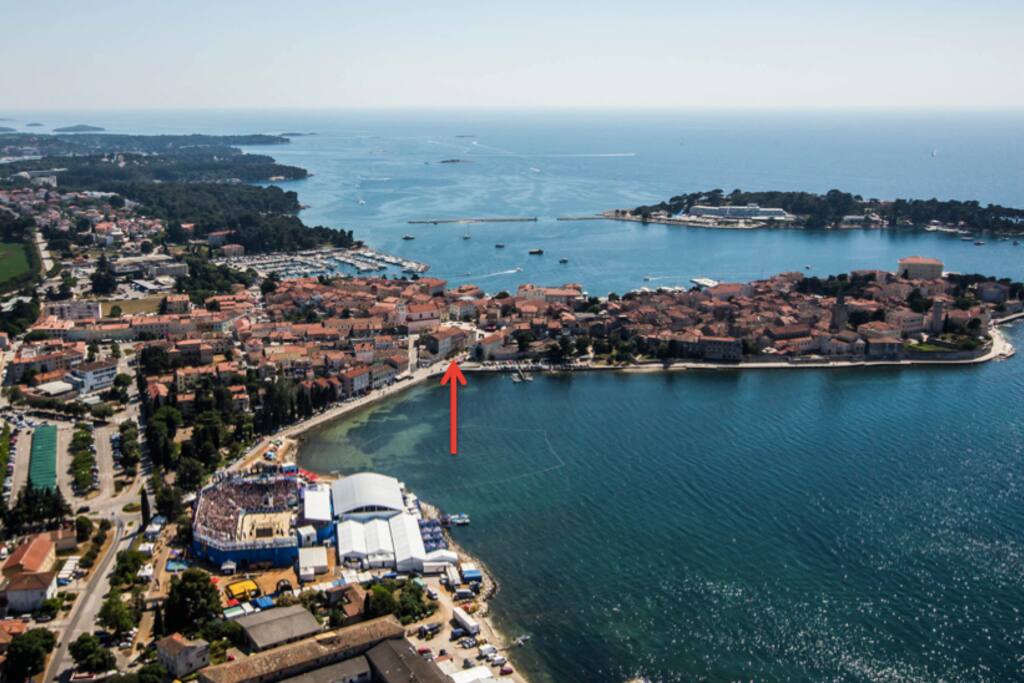 Mimi Apartment is in the city center right on the Sea Front!