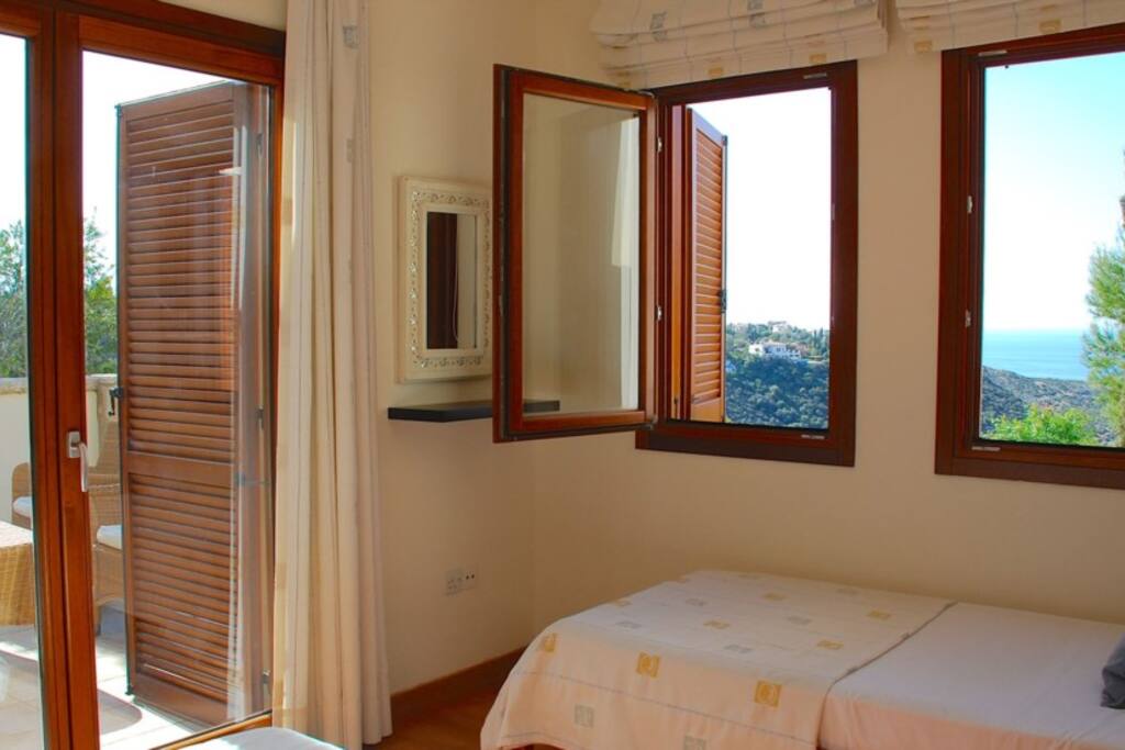 Upstairs double bedroom