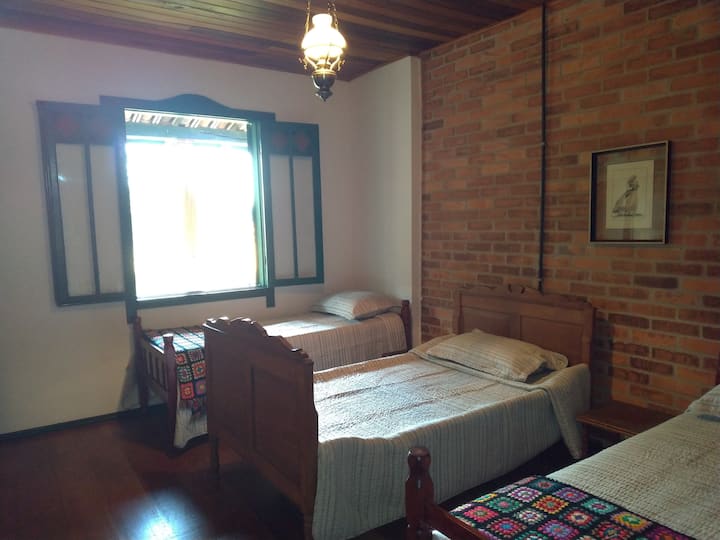 ห้องพัก (เตียงเดี่ยว 3 เตียง)