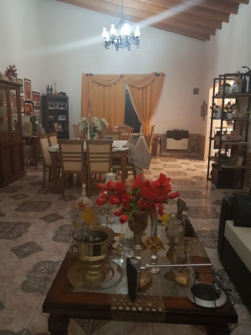 Living comedor con chimenea