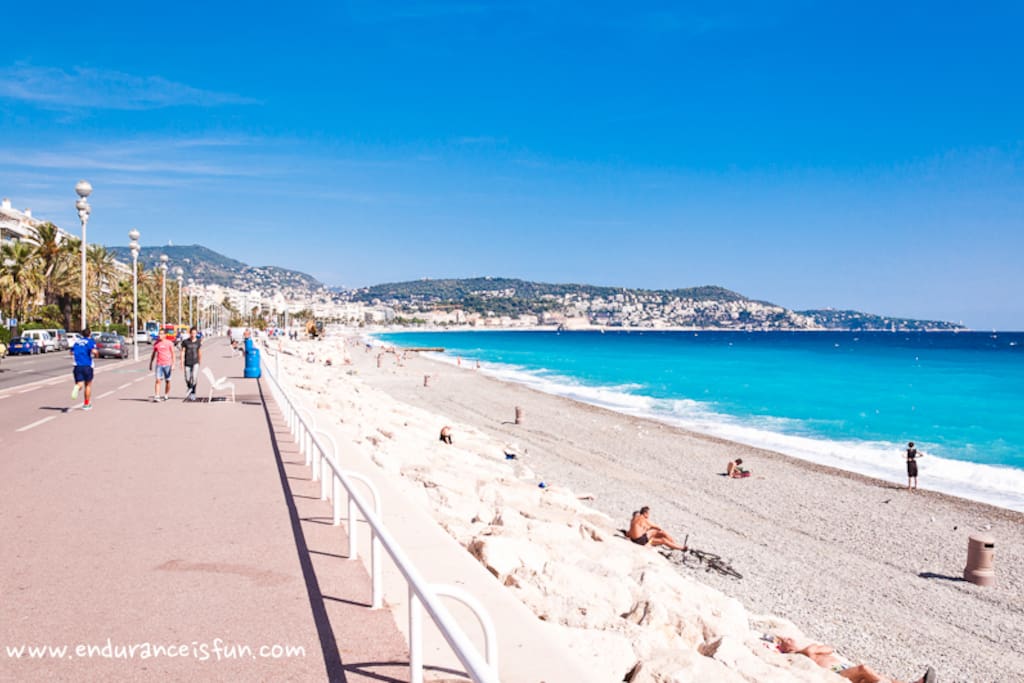 Chambre avec accès direct sur les plages de la promenade des anglais
