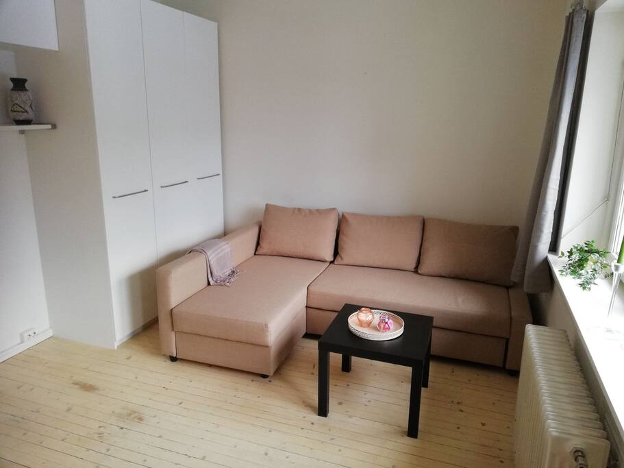 Sofa to fold out to a double bed.
