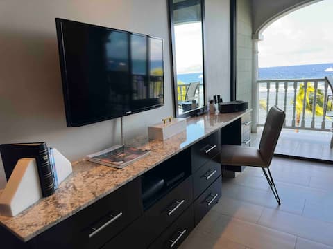 Top performing Airbnb: High End Oceanfront on the beach! 623 in Lahaina
