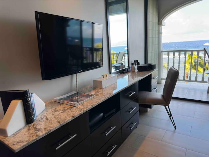 High End Oceanfront On The Beach! 623 - Lahaina, HI