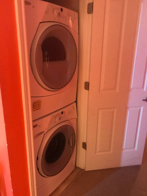 Full washer/dryer access