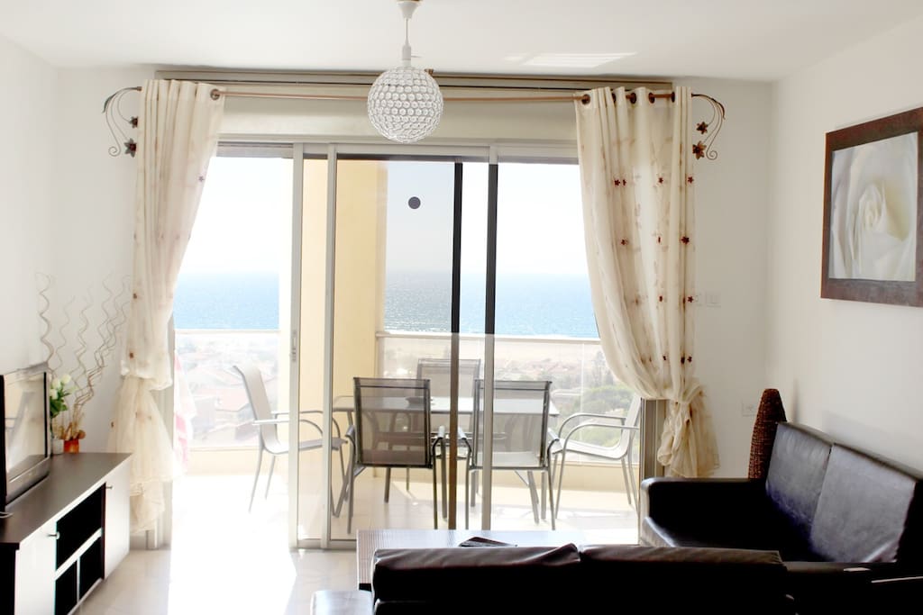 Living room / Balcony sea view