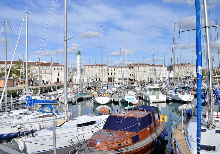 Apartment 27m2 in Old Port La Rochelle Apartments for Rent in La
