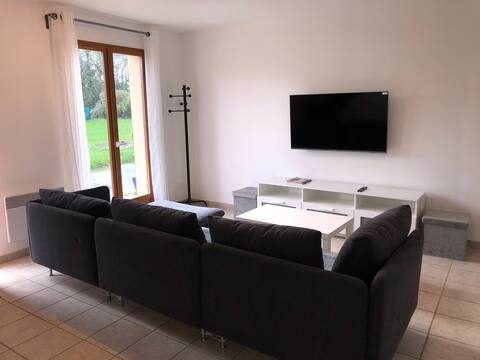 House with pool 20 minutes from Deauville
