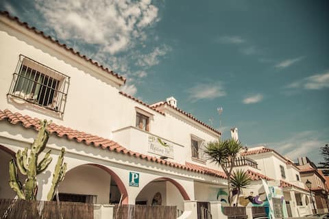 4 bed mixed dorm females