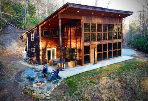 Modern Luxury Cabin in the Woods - The Glasshouse