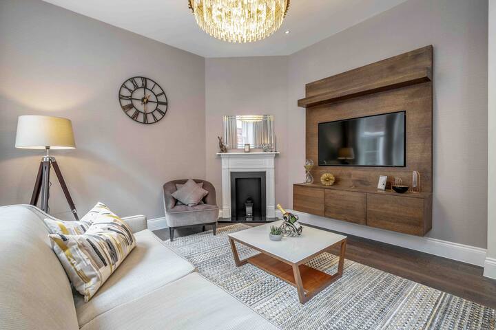 The Mayfair King gallery image 2