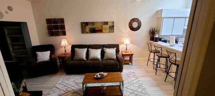 Charming 2 Bedroom Villa Near Main Street - Safety Harbor
