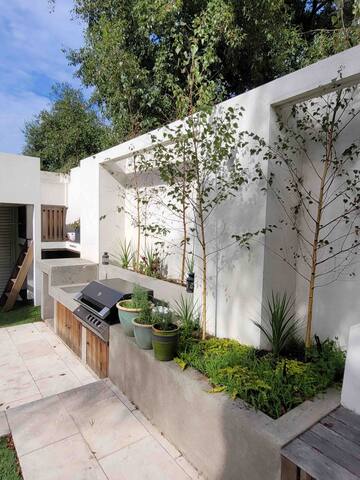 The heart of South Melbourne gallery image 2