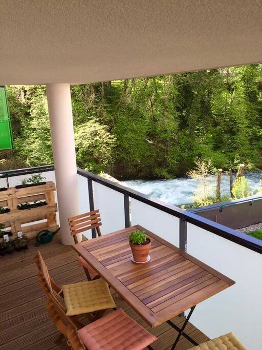 Balcon & rivière