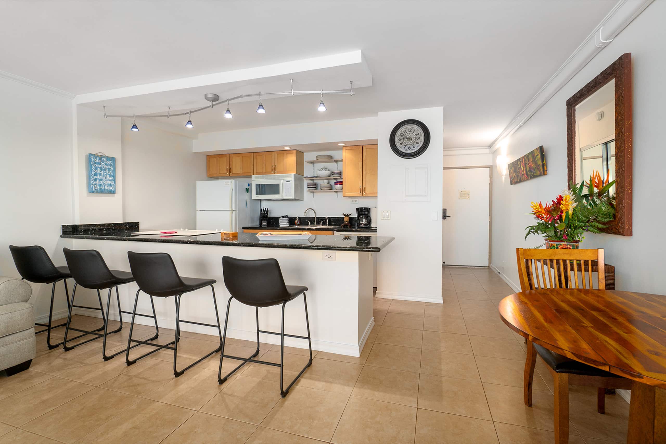 Condo in Kihei · ★4.82 · 1 bedroom · 2 beds · 1 bath - Image 7