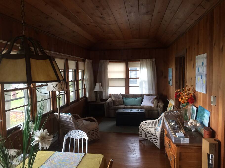 Front porch with eating area