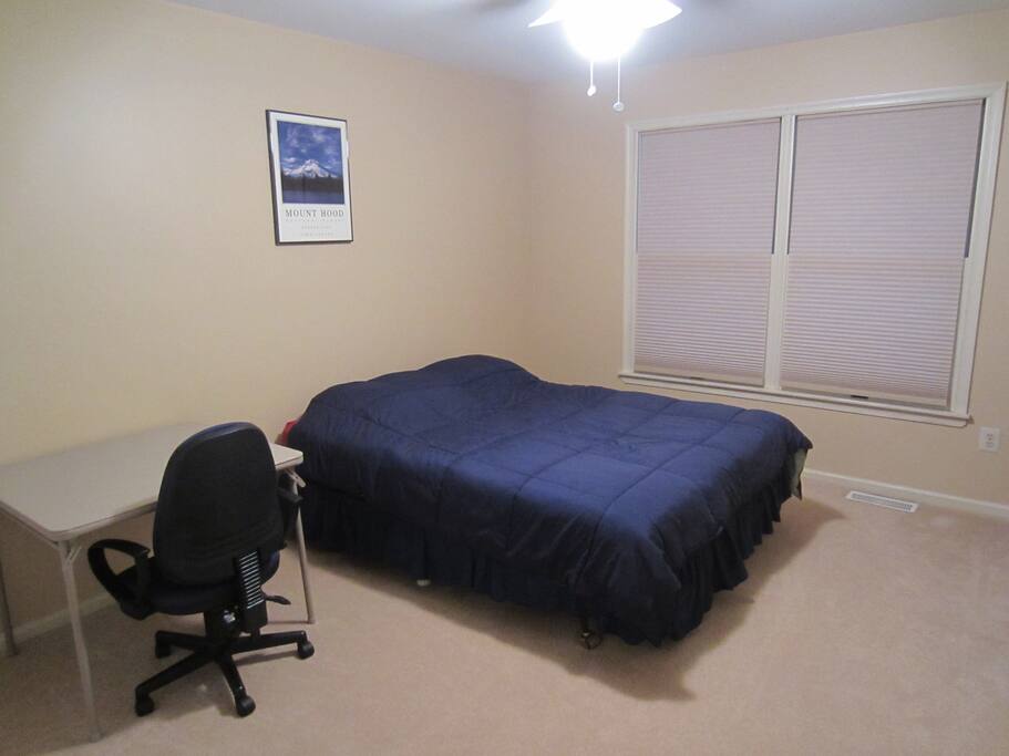 Quiet Bedroom. Queen Size Bed.