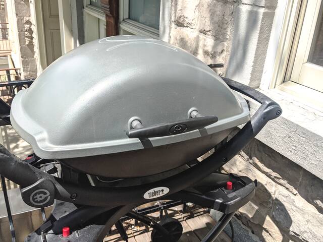 Chic 3-Bedroom Escape | Patio & BBQ | Sleeps 10 gallery image 5