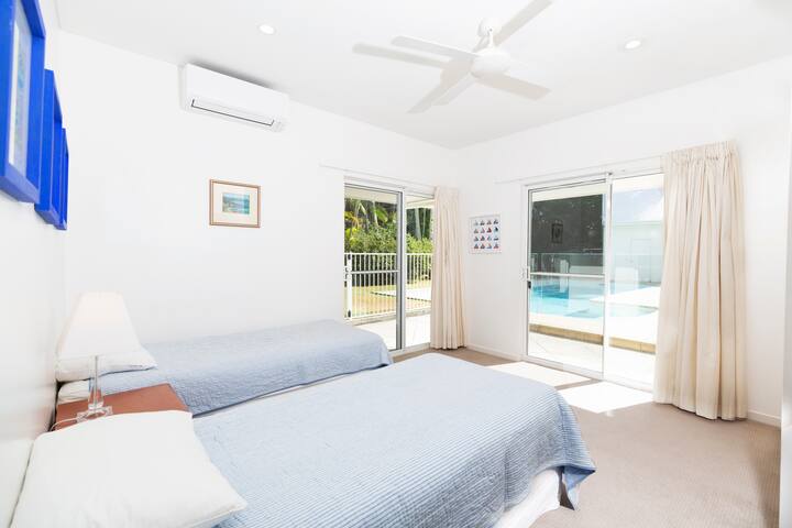 Tranquility Awaits in Luxurious Noosa Sound gallery image 5