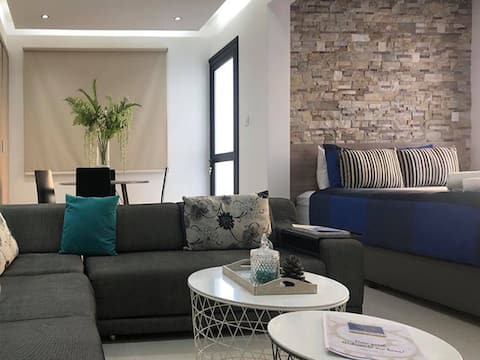 NEAR BEACH(!) CITY CENTRE STUDIO NEST