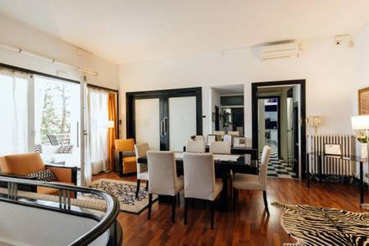 Parque Guell Casa Vilaró a 10 minutos del centro gallery image 3