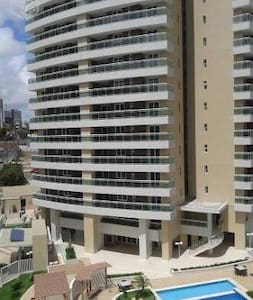 Suíte(Room w/ pvt bathroom)Apt alto padrão no Cocó