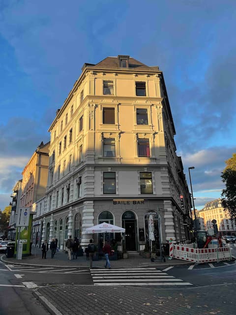 Beliebte Airbnb-Anzeige: Big apartment at best location of Frankfurt. in Frankfurt Am Main