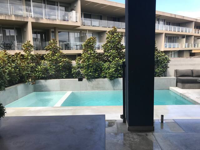 Beachfront Getaway Torquay gallery image 3