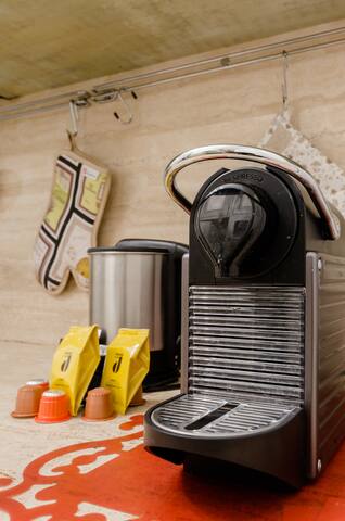 Stay near the Spanish Steps in a Historic Flat gallery image 5