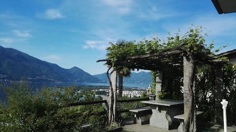 Wohnung + Garten + Seesicht + Pergola