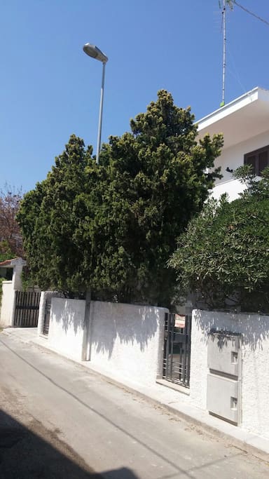 Ingresso alla villetta