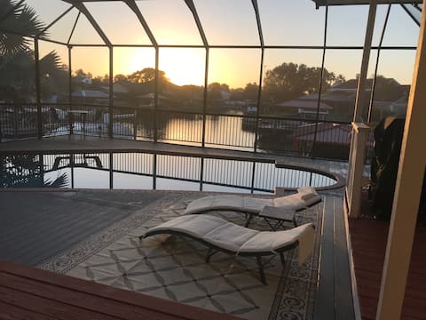 Villa Oasis, w/Heated & Covered Pool, Dock, Gym.